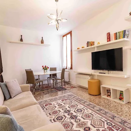 아파트 Fortuny Loft